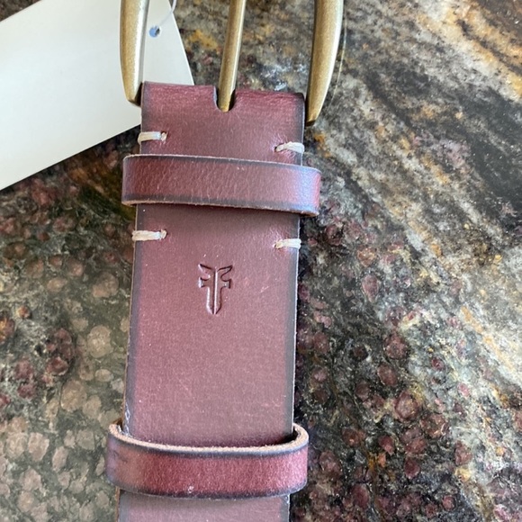 Frye Leather Grommet Belt New with Tags - Picture 3 of 4